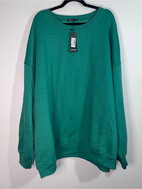 Nasty Gal Tops - Nasty Gal Plus Size 24 Green Oversized Crewneck Sweatshirt NWT
